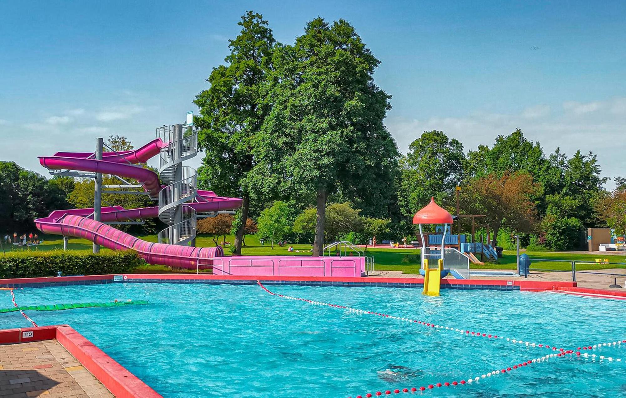 Awesome In With Outdoor Swimming Pool Vakantiehuis